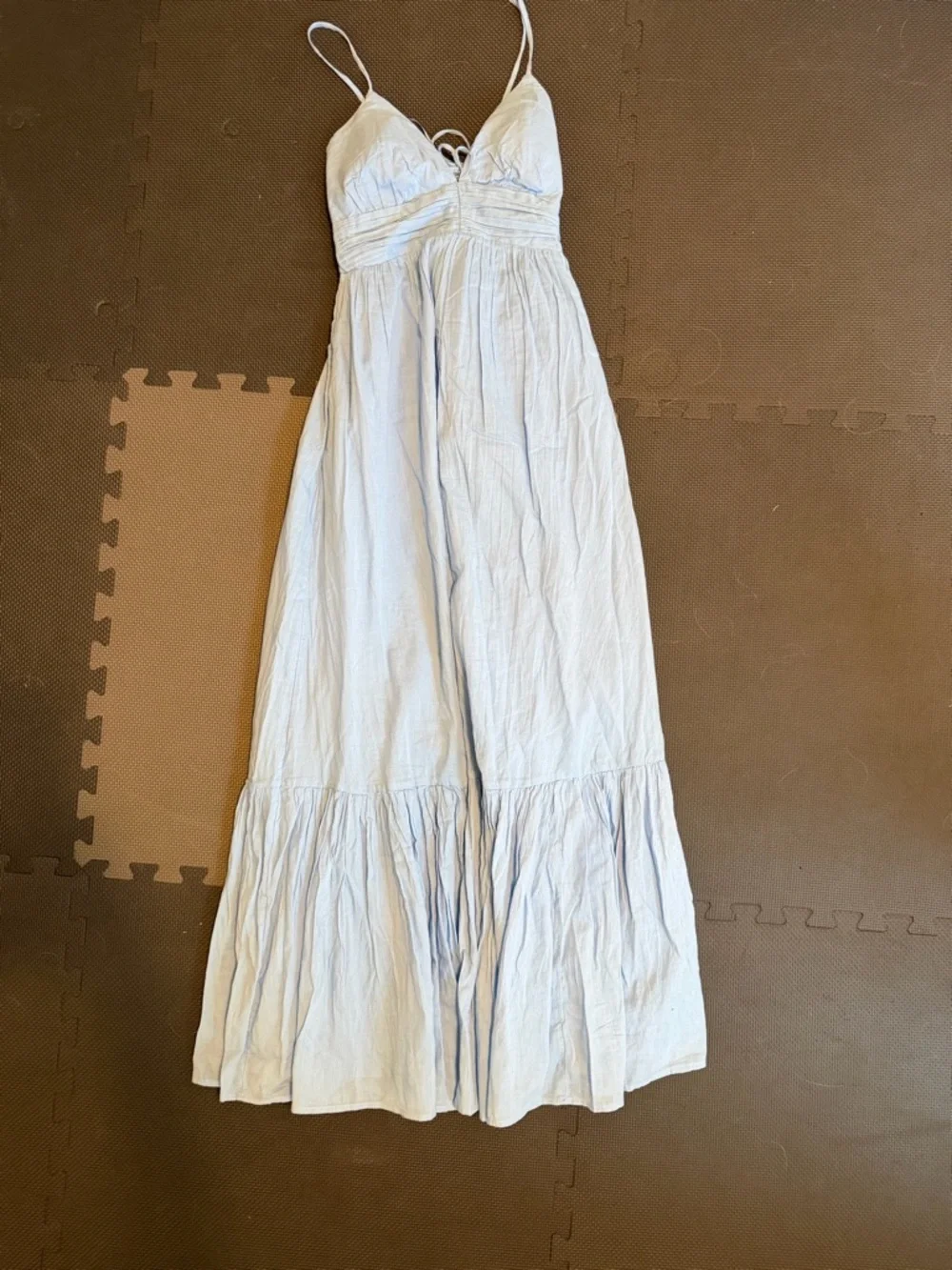 NWT Bra-Free Flowy Tie Back Maxi Dress - Picture 3 of 4